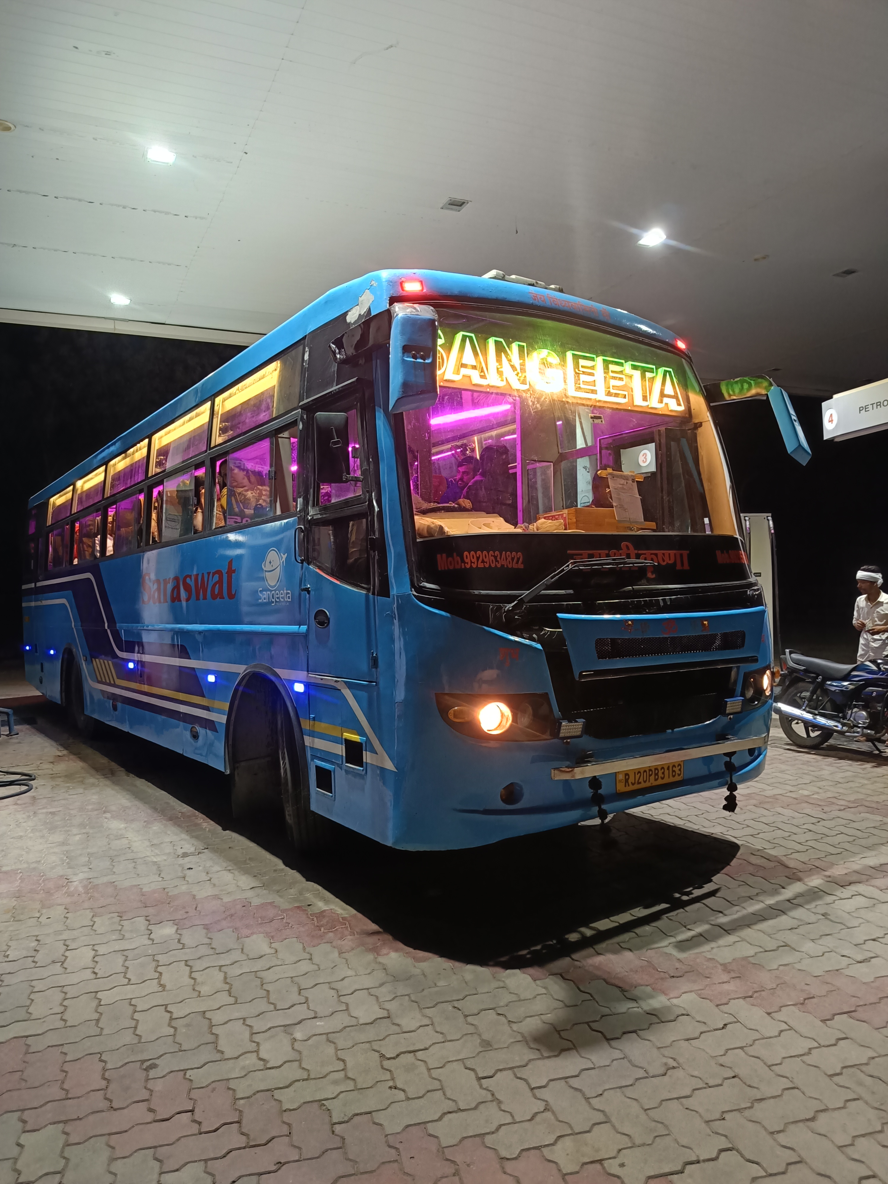 56 Seat Luxury Bus 